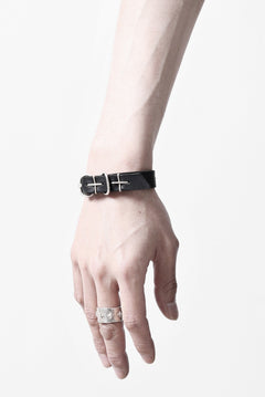 Load image into Gallery viewer, m.a+ thin silver cross studded wrist band / A-F2BL1/GR2,0 (BLACK)