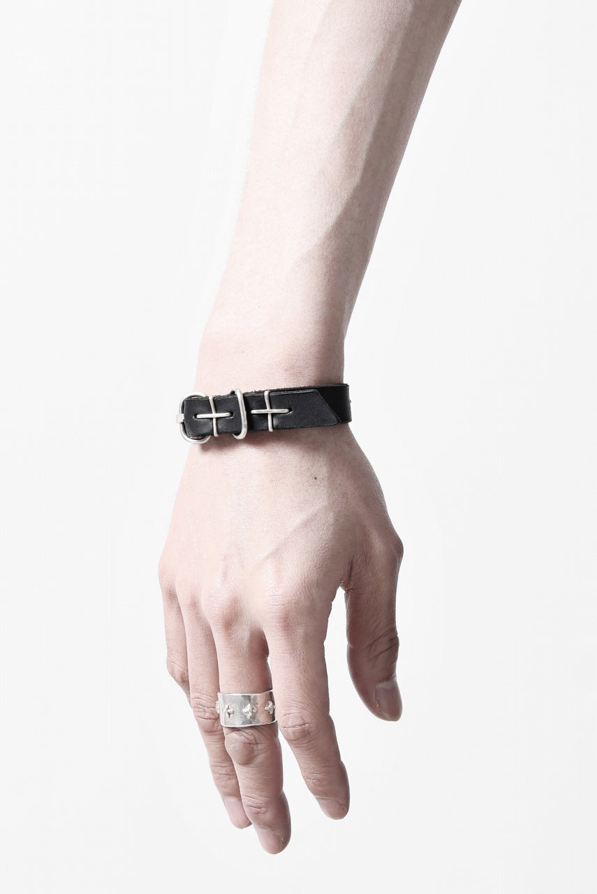 Load image into Gallery viewer, m.a+ thin silver cross studded wrist band / A-F2BL1/GR2,0 (BLACK)