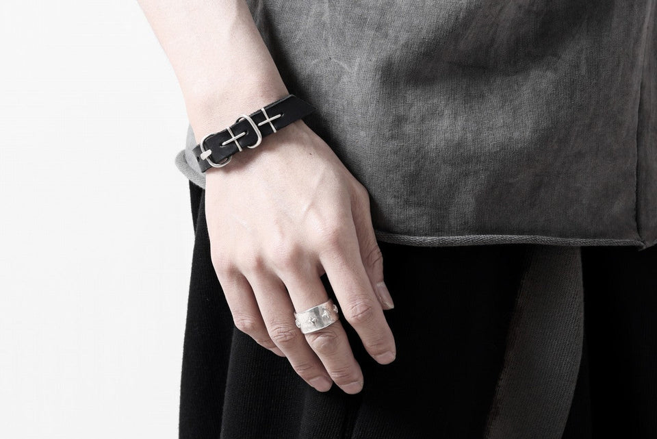Load image into Gallery viewer, m.a+ thin silver cross studded wrist band / A-F2BL1/GR2,0 (BLACK)