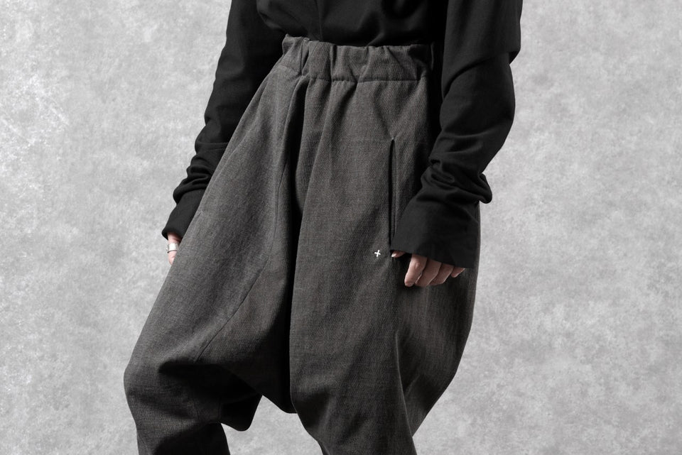 Load image into Gallery viewer, m.a+ elastic waist low crotch 2 pocket pants / P571/MJP1 (CARBON)