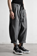 画像をギャラリービューアに読み込む, N/07 "MAUSK Detail" Three Dimensional Wide Tuck / Dart Cropped Pants #2 (GREY)