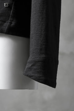 Load image into Gallery viewer, blackcrow set-in hoodie zip parka / cotton&ramie jersey (black)