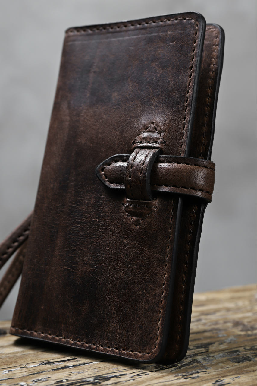 Load image into Gallery viewer, ISAMU KATAYAMA BACKLASH SMART PHONE CASE/PURSE / ITALY DOUBLE SHOULDER (DARK BROWN)