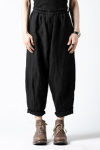 画像をギャラリービューアに読み込む, YUTA MATSUOKA easy darts pants / sofa linen (black)