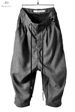 画像をギャラリービューアに読み込む, N/07 "MAUSK Detail" Three Dimensional Wide Tuck / Dart Cropped Pants #2 (GREY)