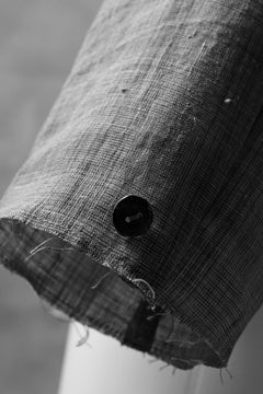 Load image into Gallery viewer, blackcrow band collar linen check shirt / sumi dyed (carbon)