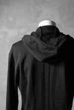 Load image into Gallery viewer, blackcrow set-in hoodie zip parka / cotton&ramie jersey (black)