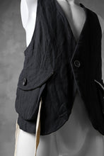 Load image into Gallery viewer, KLASICA CROSS BACK POCKET VEST / RAMIE (CARBON)