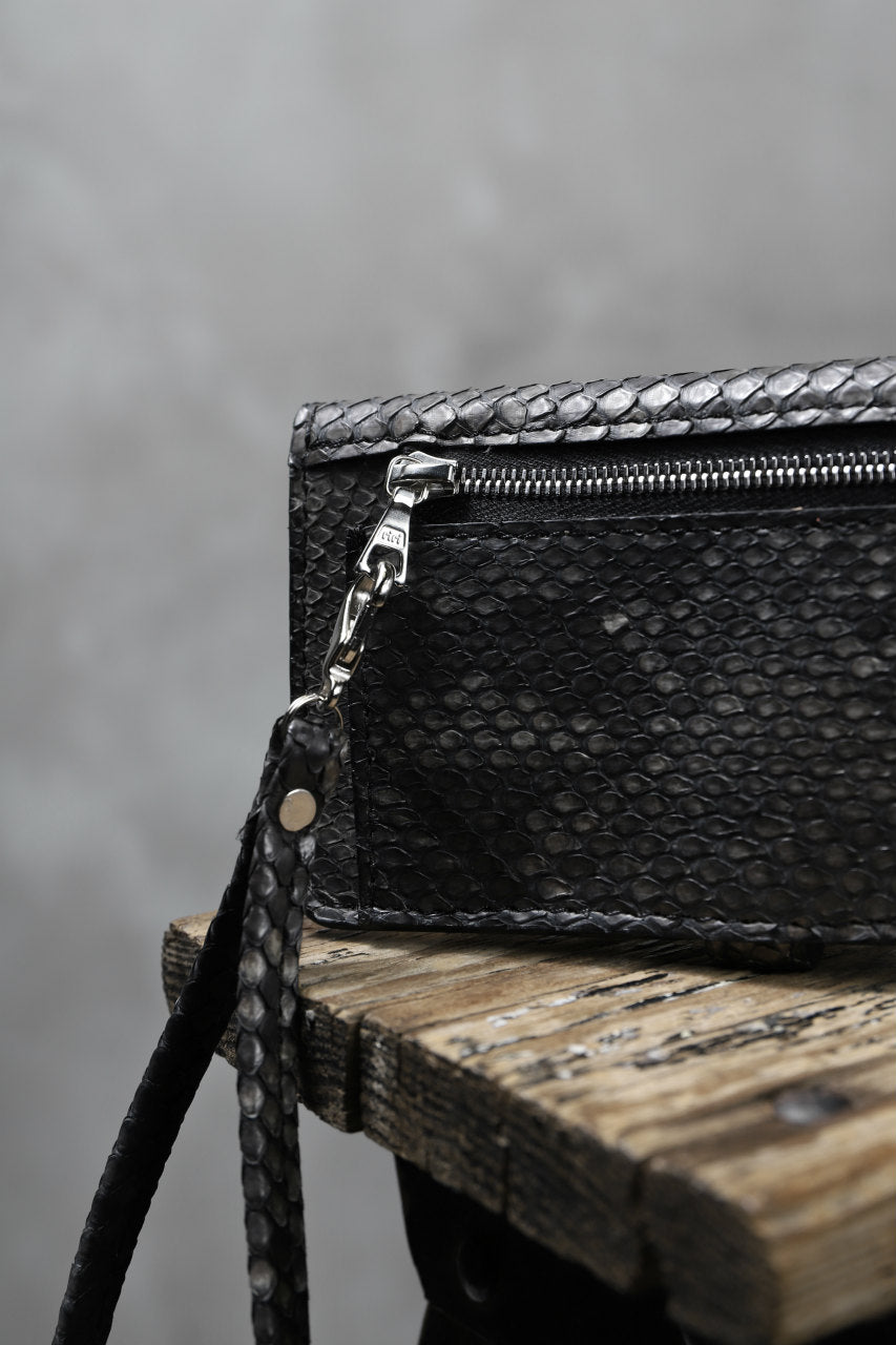 画像をギャラリービューアに読み込む, ISAMU KATAYAMA BACKLASH SMART PHONE CASE/PURSE (SUMI DYED PYTHON)