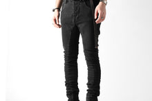 画像をギャラリービューアに読み込む, thomkrom OVER LOCKED SKINNY TROUSERS / FADE STRETCH DENIM (BLACK)