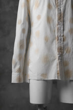 画像をギャラリービューアに読み込む, Aleksandr Manamis Raw Hallf Collar Shirt / Tea Stain Dot