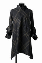 画像をギャラリービューアに読み込む, Aleksandr Manamis Crossed Plaid Shirt (Black)