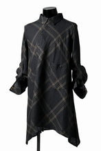 画像をギャラリービューアに読み込む, Aleksandr Manamis Crossed Plaid Shirt (Black)