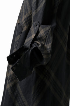 画像をギャラリービューアに読み込む, Aleksandr Manamis Crossed Plaid Shirt (Black)