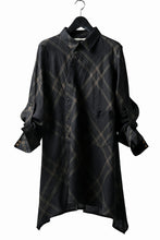 画像をギャラリービューアに読み込む, Aleksandr Manamis Crossed Plaid Shirt (Black)