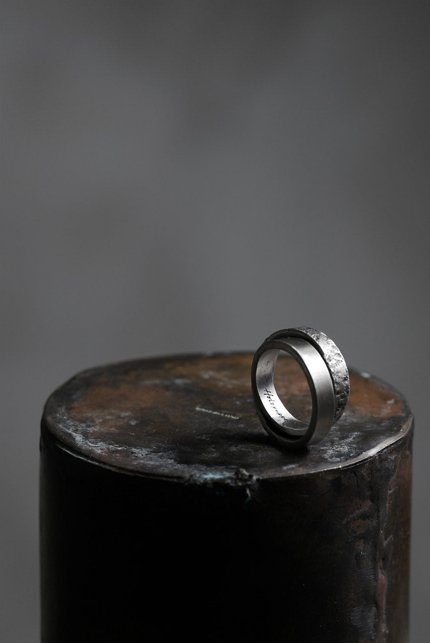 画像をギャラリービューアに読み込む, Holzpuppe Double banded Silver ring texture-1