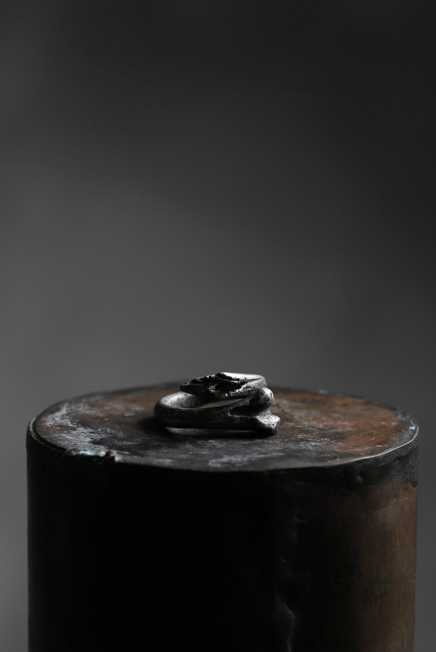 画像をギャラリービューアに読み込む, Holzpuppe exclusive Bone ring with Smoke Quartz