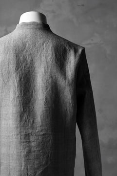 Load image into Gallery viewer, blackcrow band collar linen check shirt / sumi dyed (carbon)