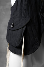 Load image into Gallery viewer, KLASICA CROSS BACK POCKET VEST / RAMIE (CARBON)