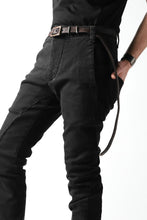 画像をギャラリービューアに読み込む, thomkrom OVER LOCKED SLIM TROUSERS / FADE STRETCH DENIM (BLACK)