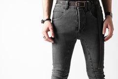 画像をギャラリービューアに読み込む, thomkrom OVER LOCKED SKINNY TROUSERS / FADE STRETCH DENIM (DARK GREY)
