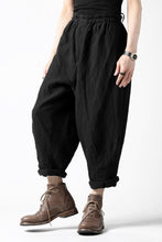 画像をギャラリービューアに読み込む, YUTA MATSUOKA easy darts pants / sofa linen (black)
