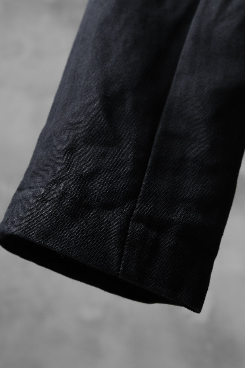 Load image into Gallery viewer, KLASICA 3TUCK TAPERED TROUSERS / RAMIE (CARBON)