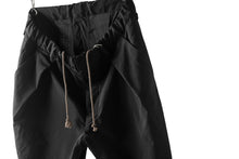 画像をギャラリービューアに読み込む, COLINA W-TUCK PANTS / WASHABLE WOOL TROPICAL (BLACK)