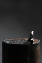 画像をギャラリービューアに読み込む, Holzpuppe exclusive Bone ring with White Quartz