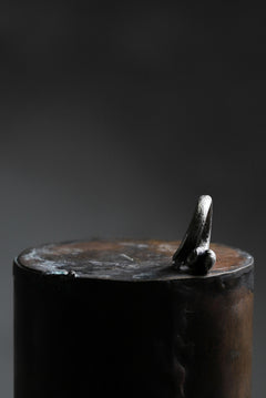 画像をギャラリービューアに読み込む, Holzpuppe exclusive Bone ring with White Quartz