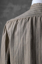 Load image into Gallery viewer, KLASICA STRIPED HERRINGBONE LINEN SHIRT / GARMENT WASHED (BEIGE)