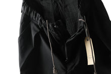 画像をギャラリービューアに読み込む, COLINA W-TUCK PANTS / WASHABLE WOOL TROPICAL (BLACK)