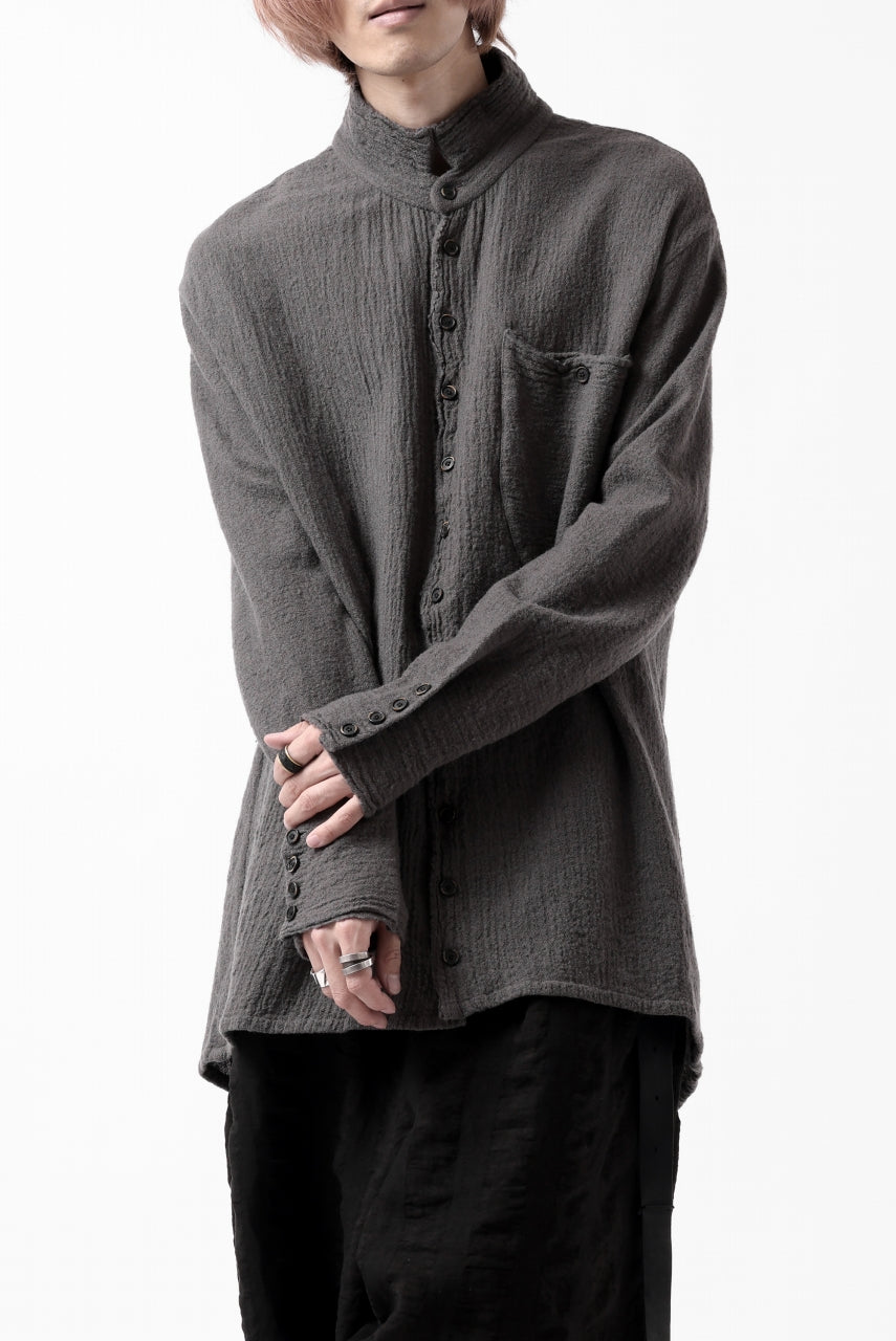 画像をギャラリービューアに読み込む, SOSNOVSKA CRUMPLED EDGES SHIRT (GREY)