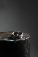 画像をギャラリービューアに読み込む, Holzpuppe Double banded Silver ring texture-1