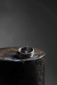 画像をギャラリービューアに読み込む, Holzpuppe Double banded Silver ring texture-1