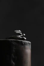 画像をギャラリービューアに読み込む, Holzpuppe exclusive Bone ring with White Quartz