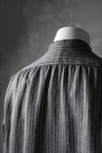 Load image into Gallery viewer, KLASICA STRIPED HERRINGBONE LINEN SHIRT / GARMENT WASHED (NAVY)