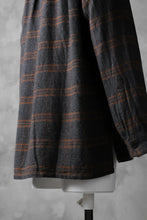Load image into Gallery viewer, COLINA GARDENER CHECK SHIRT / SOFT FLANNEL (GREY x BROWN)