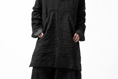 画像をギャラリービューアに読み込む, SOSNOVSKA SQUEEZED STRIPE COAT (BLACK)