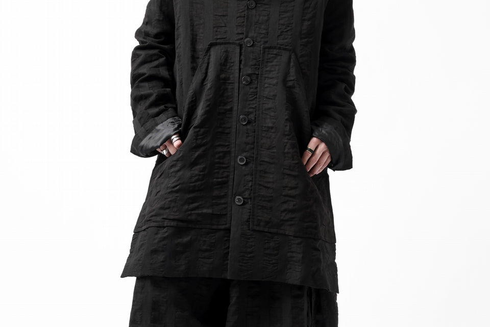 画像をギャラリービューアに読み込む, SOSNOVSKA SQUEEZED STRIPE COAT (BLACK)