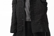 画像をギャラリービューアに読み込む, SOSNOVSKA SQUEEZED STRIPE COAT (BLACK)