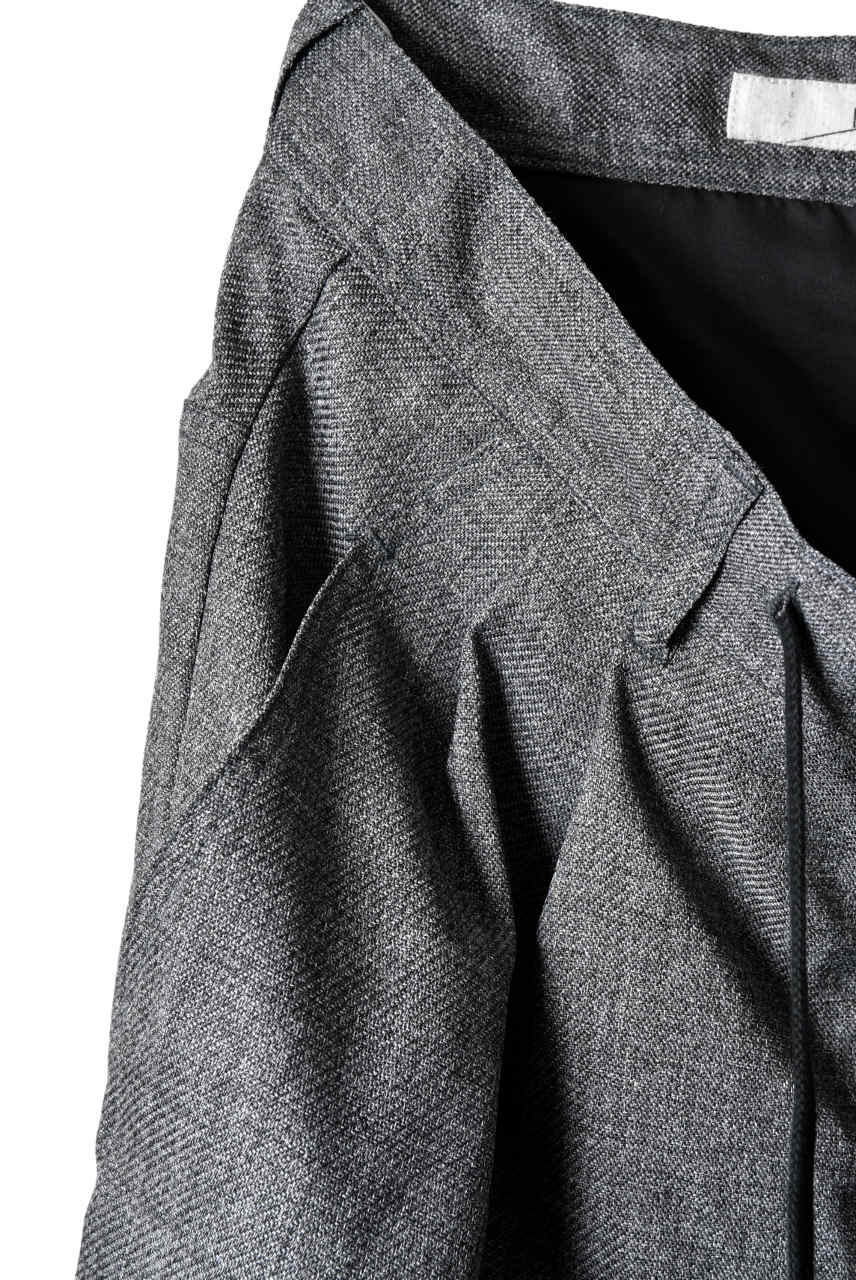 画像をギャラリービューアに読み込む, N/07 "MAUSK Detail" Three Dimensional Wide Tuck / Dart Cropped Pants #2 (GREY)