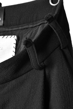 画像をギャラリービューアに読み込む, SOSNOVSKA exclusive KNEE STITCHED PANTS (BLACK)