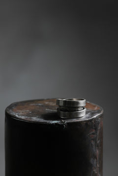 画像をギャラリービューアに読み込む, Holzpuppe Triple banded silver ring with unique texture