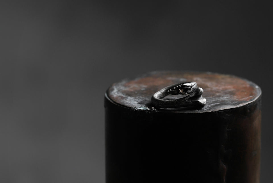 画像をギャラリービューアに読み込む, Holzpuppe exclusive Bone ring with Smoke Quartz