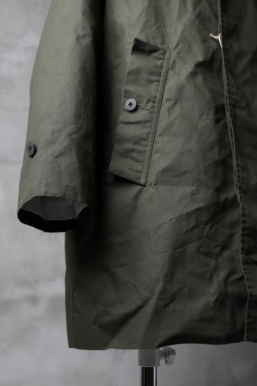 Load image into Gallery viewer, KLASICA BURRY MAC COAT / PARAFFINED COTTON (OLIVE)