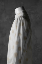 画像をギャラリービューアに読み込む, Aleksandr Manamis Raw Hallf Collar Shirt / Tea Stain Dot