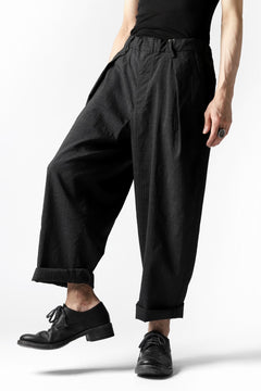 Load image into Gallery viewer, COLINA W-TUCK PANTS / WASHABLE WOOL TROPICAL (STRIPE)