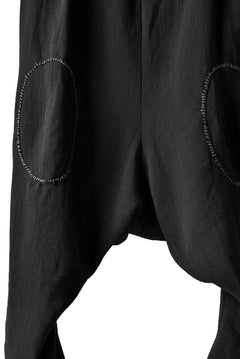 画像をギャラリービューアに読み込む, SOSNOVSKA exclusive KNEE STITCHED PANTS (BLACK)