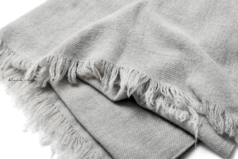 Load image into Gallery viewer, blackcrow stole mi/wo/ny woven (IVORY)